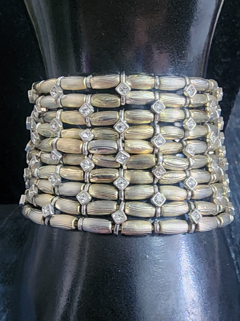 Vintage-Style Silver Tone Multi-Row Ribbed Link Bracelet with Rhinestone Accent